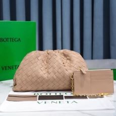 Bottega Veneta Pouch Clutch Bags